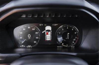 2017 Volvo XC90 T6 Momentum