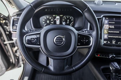 2017 Volvo XC90 T6 Momentum