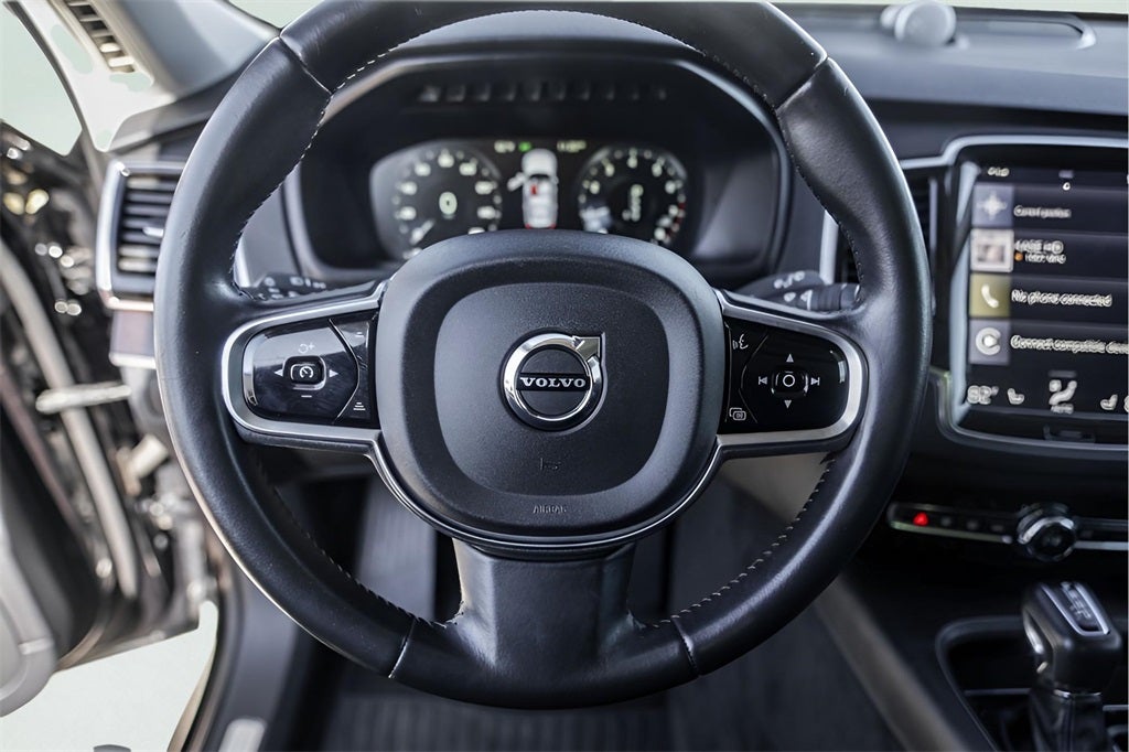 2017 Volvo XC90 T6 Momentum