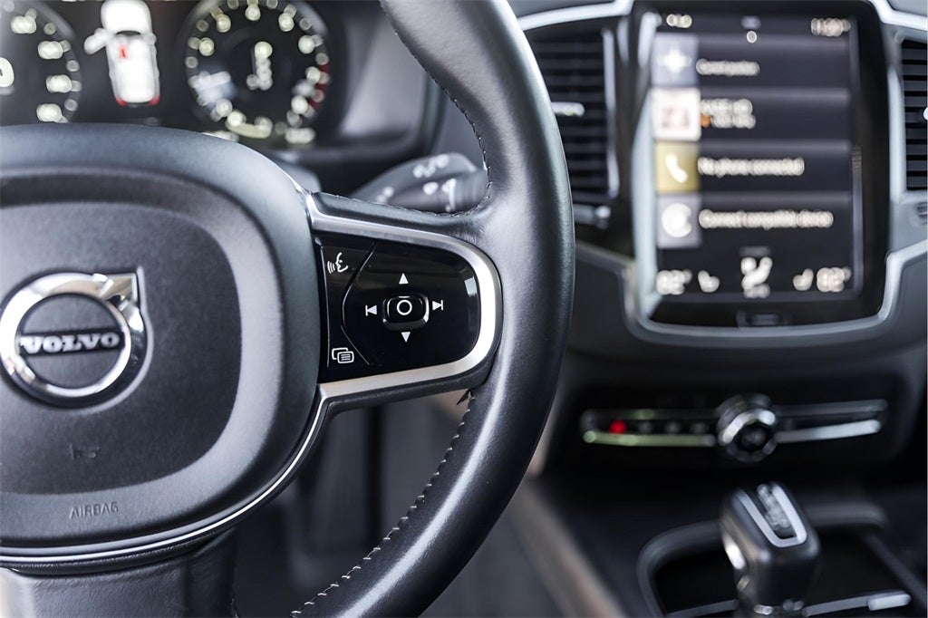 2017 Volvo XC90 T6 Momentum