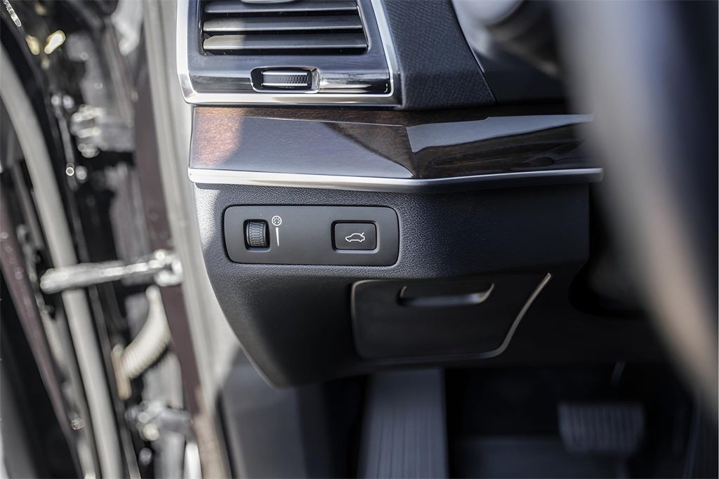 2017 Volvo XC90 T6 Momentum