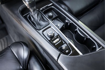 2017 Volvo XC90 T6 Momentum