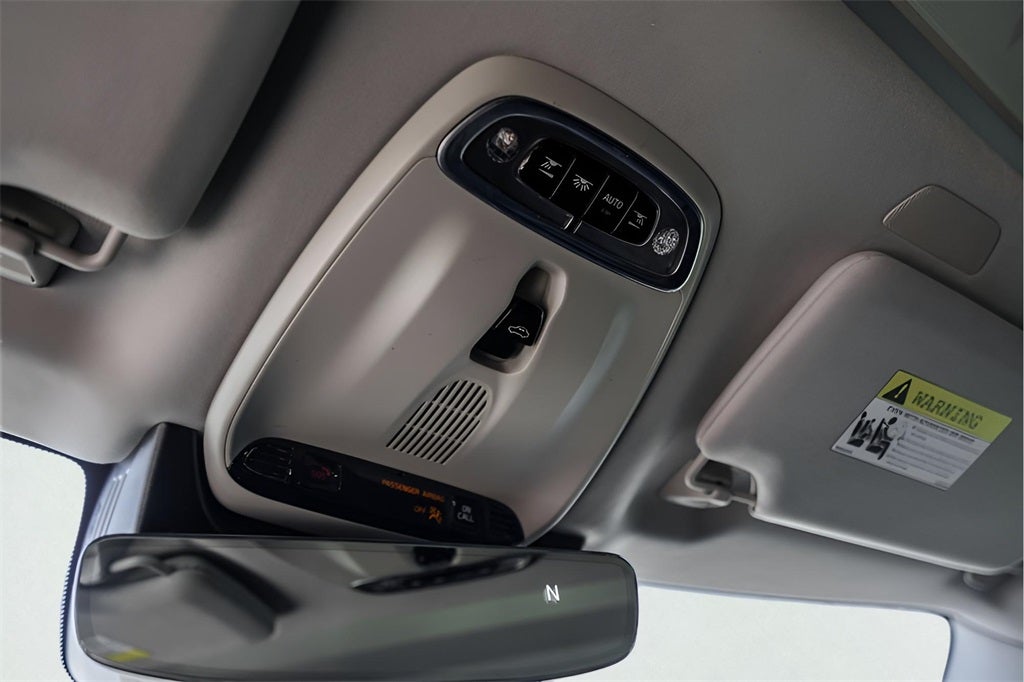 2017 Volvo XC90 T6 Momentum