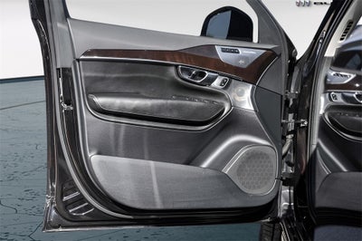 2017 Volvo XC90 T6 Momentum