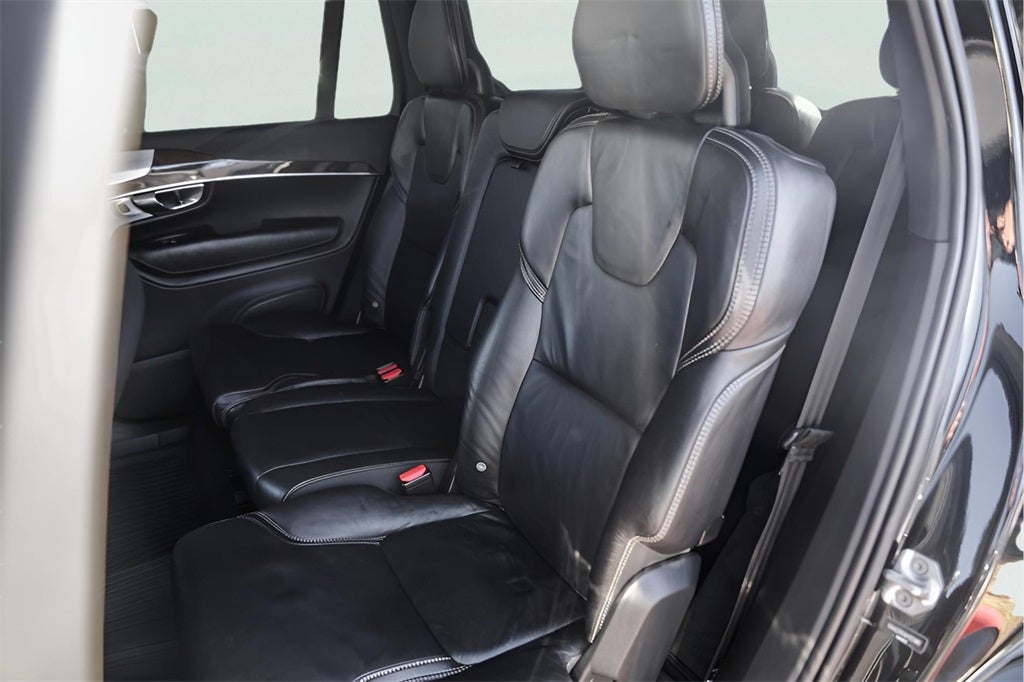 2017 Volvo XC90 T6 Momentum