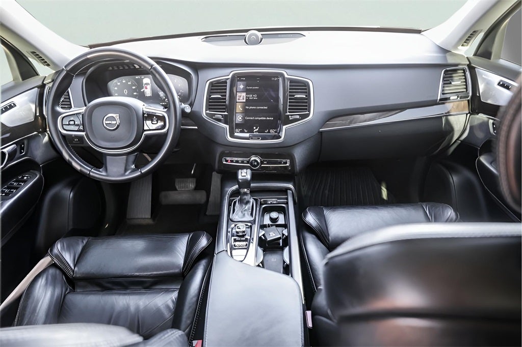 2017 Volvo XC90 T6 Momentum