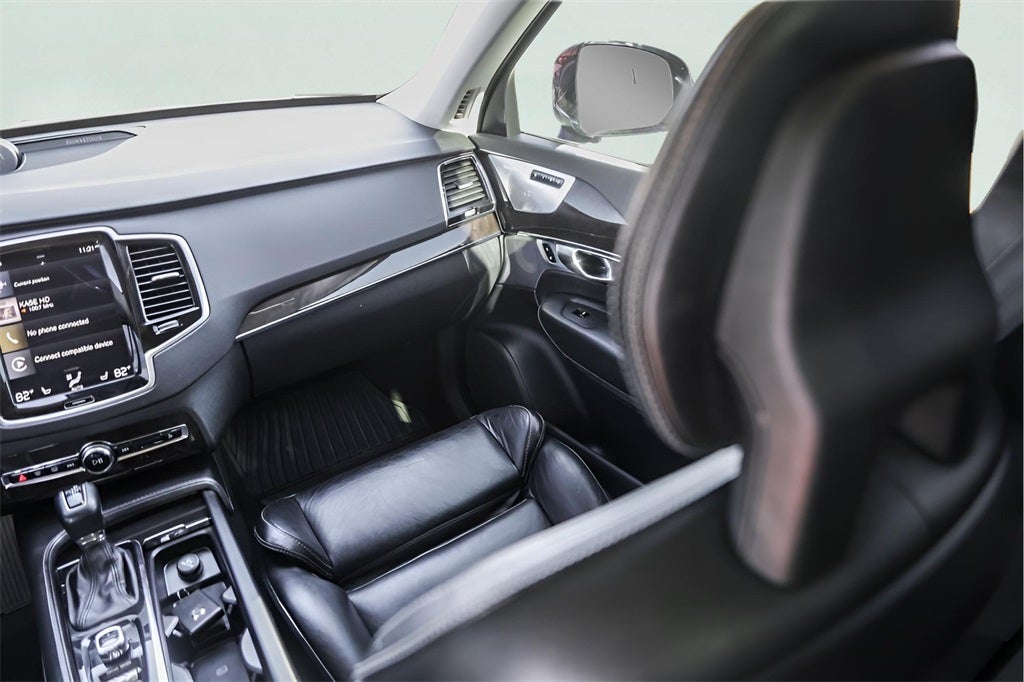 2017 Volvo XC90 T6 Momentum