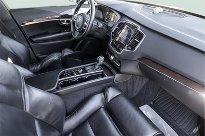 2017 Volvo XC90 T6 Momentum