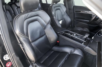 2017 Volvo XC90 T6 Momentum