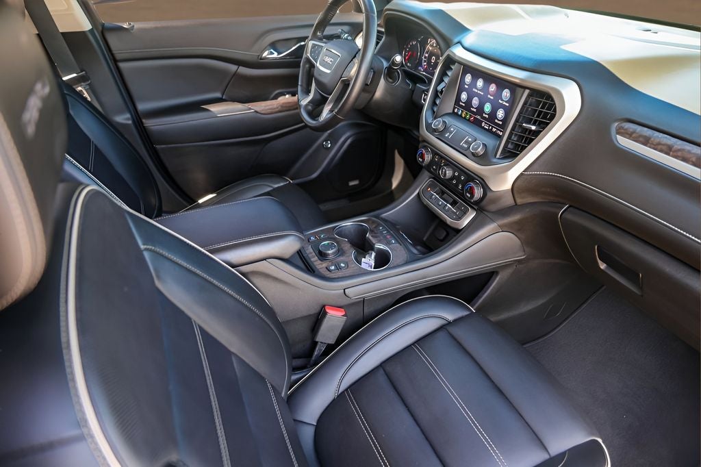 2022 GMC Acadia Denali