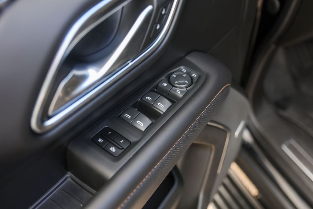 2023 GMC Yukon XL AT4