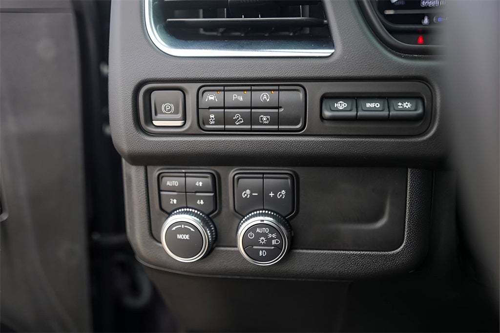 2023 GMC Yukon XL AT4