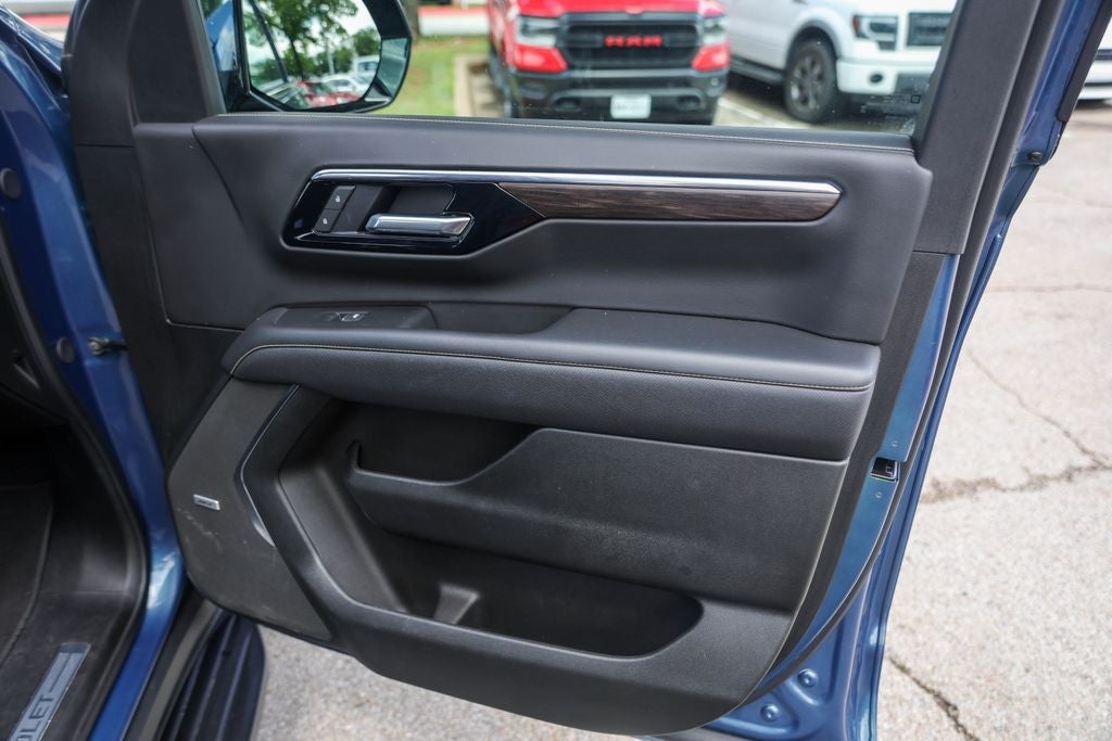 2025 Chevrolet Suburban Premier