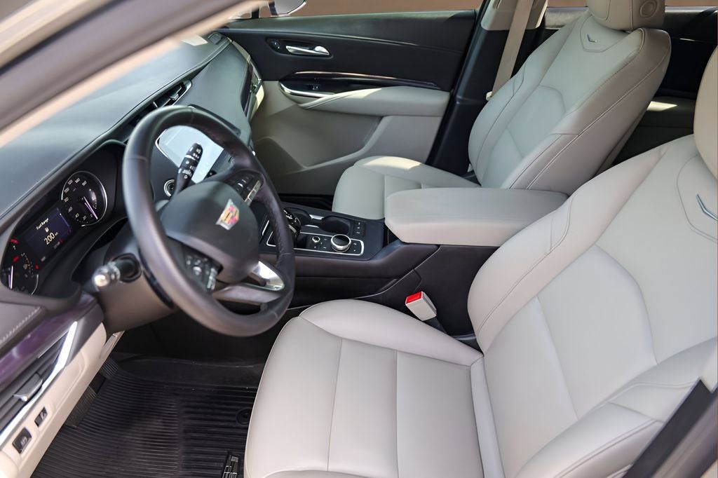 2023 Cadillac XT4 Luxury