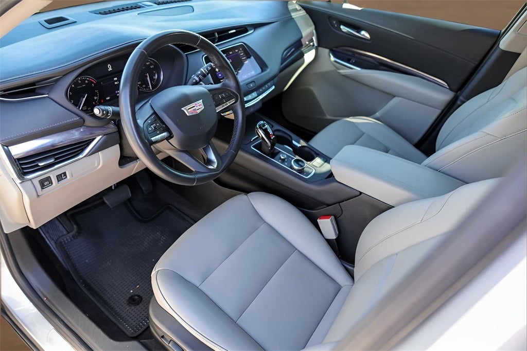 2022 Cadillac XT4 Luxury