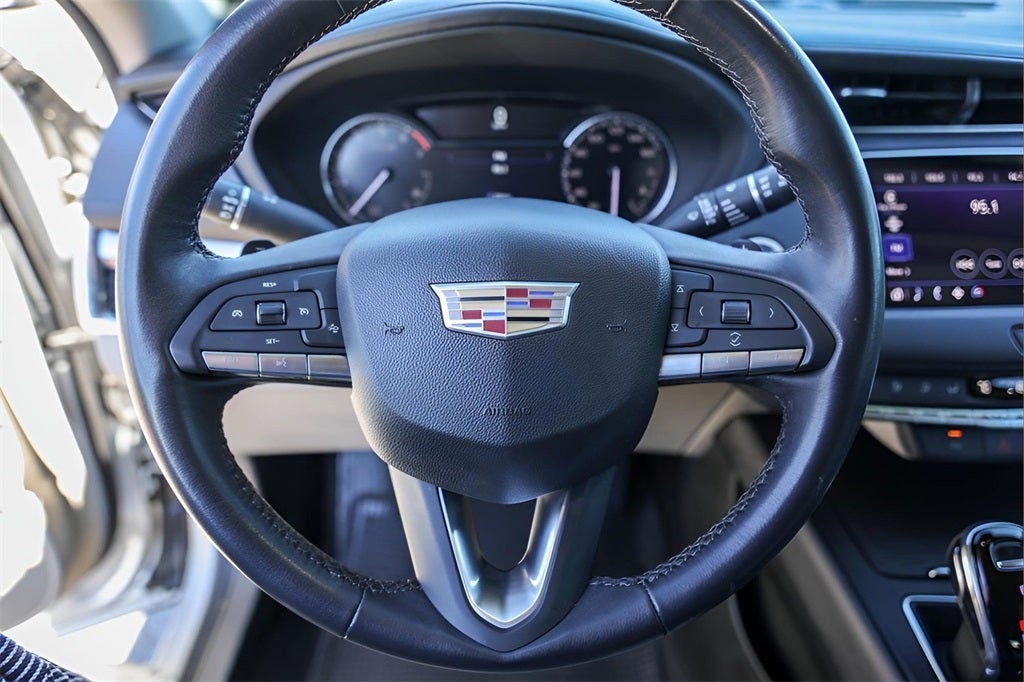 2022 Cadillac XT4 Luxury