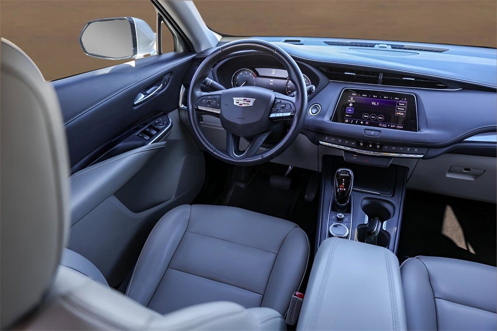 2022 Cadillac XT4 Luxury