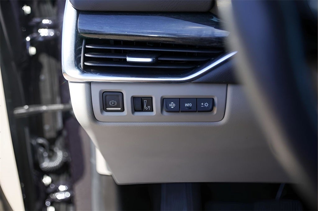 2022 Cadillac XT4 Premium Luxury