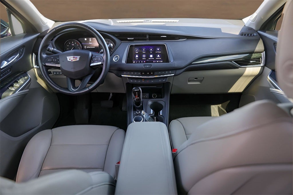 2022 Cadillac XT4 Premium Luxury