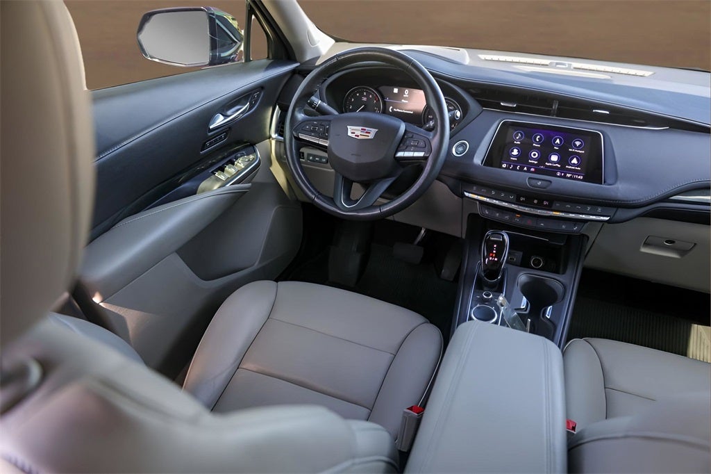 2022 Cadillac XT4 Premium Luxury