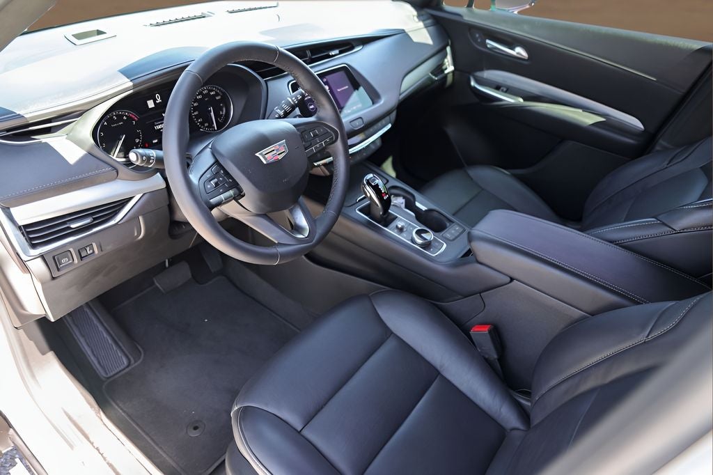 2022 Cadillac XT4 Premium Luxury