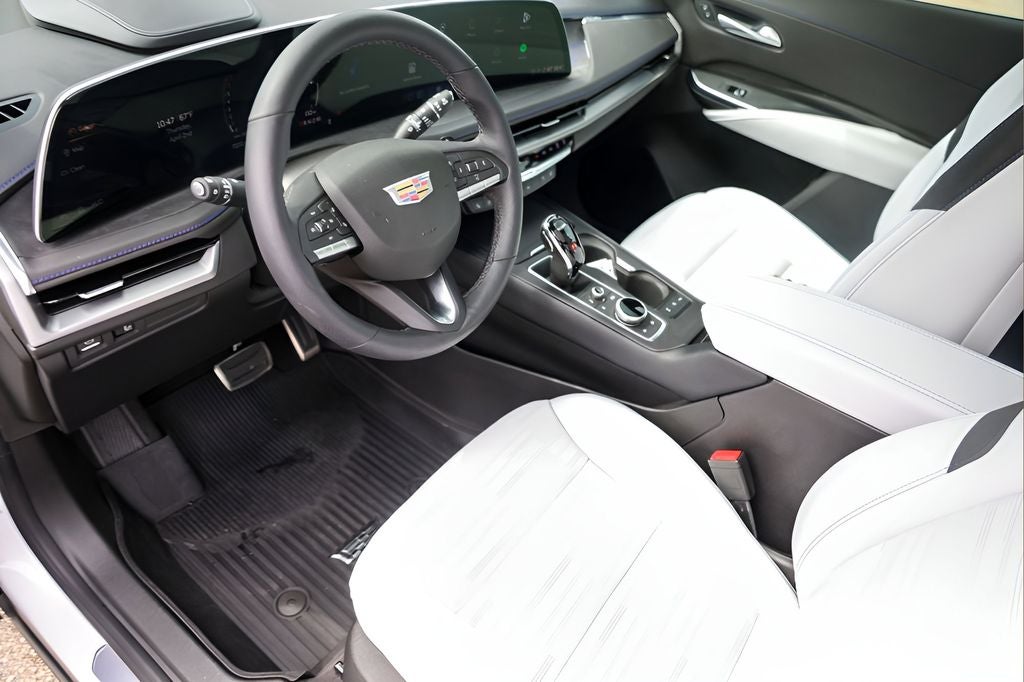 2025 Cadillac XT4 Sport