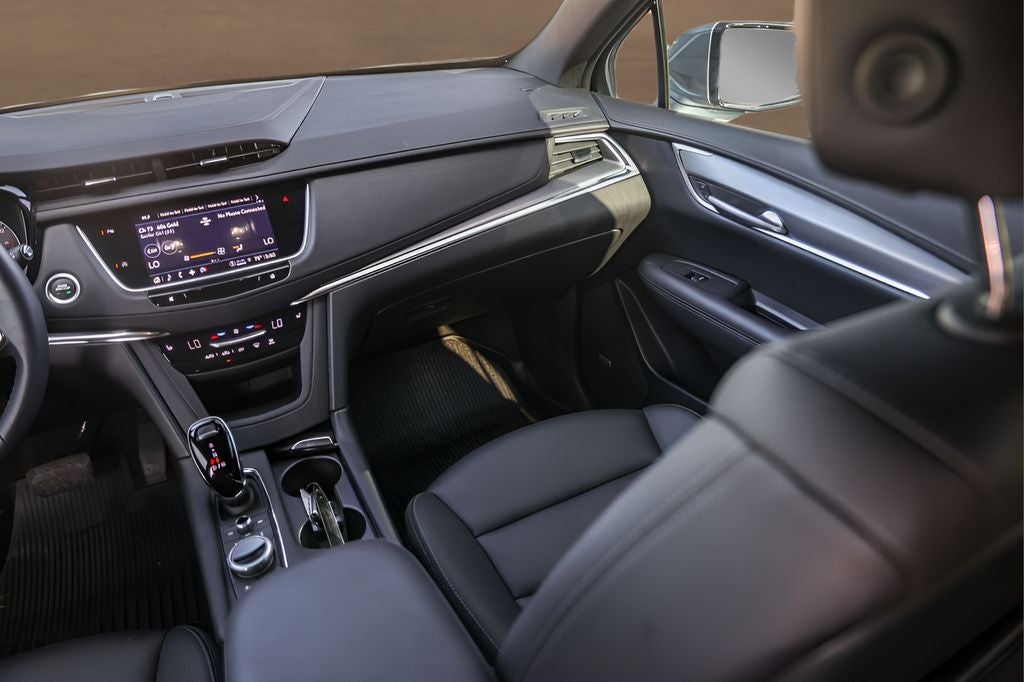 2025 Cadillac XT5 Luxury