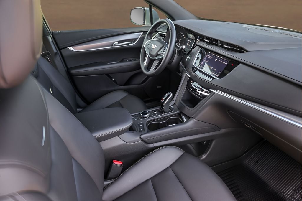 2025 Cadillac XT5 Luxury