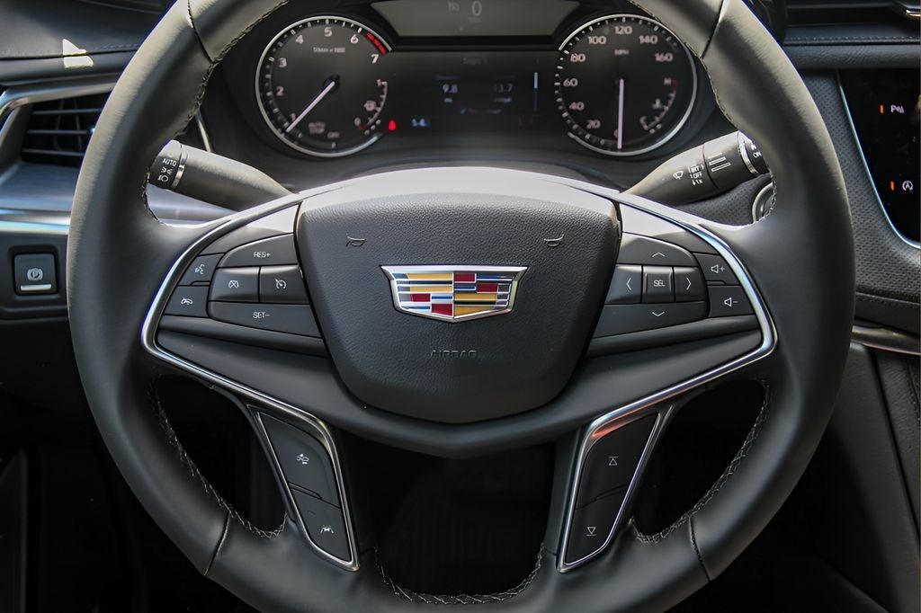 2025 Cadillac XT5 Luxury