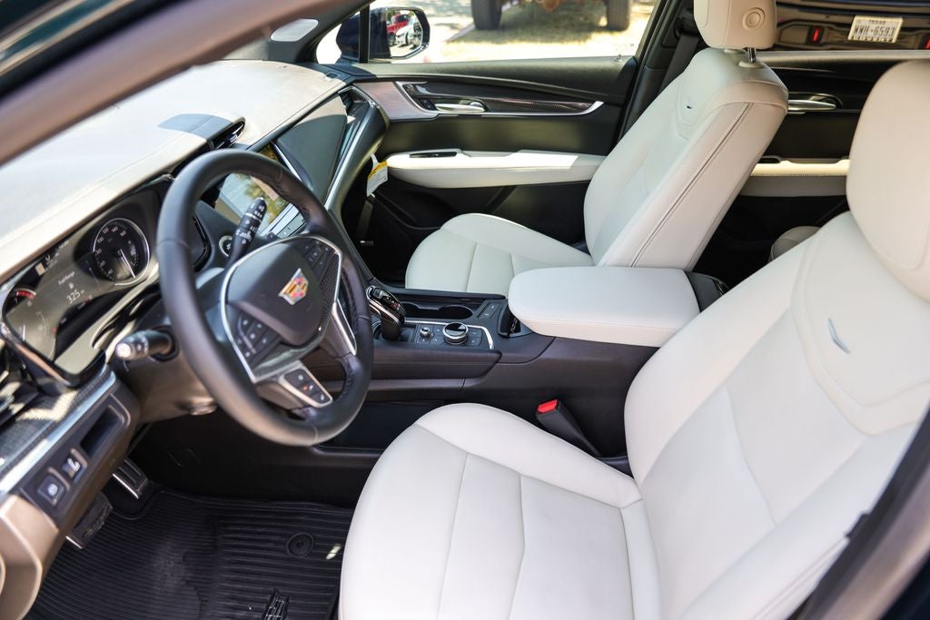 2025 Cadillac XT5 Sport