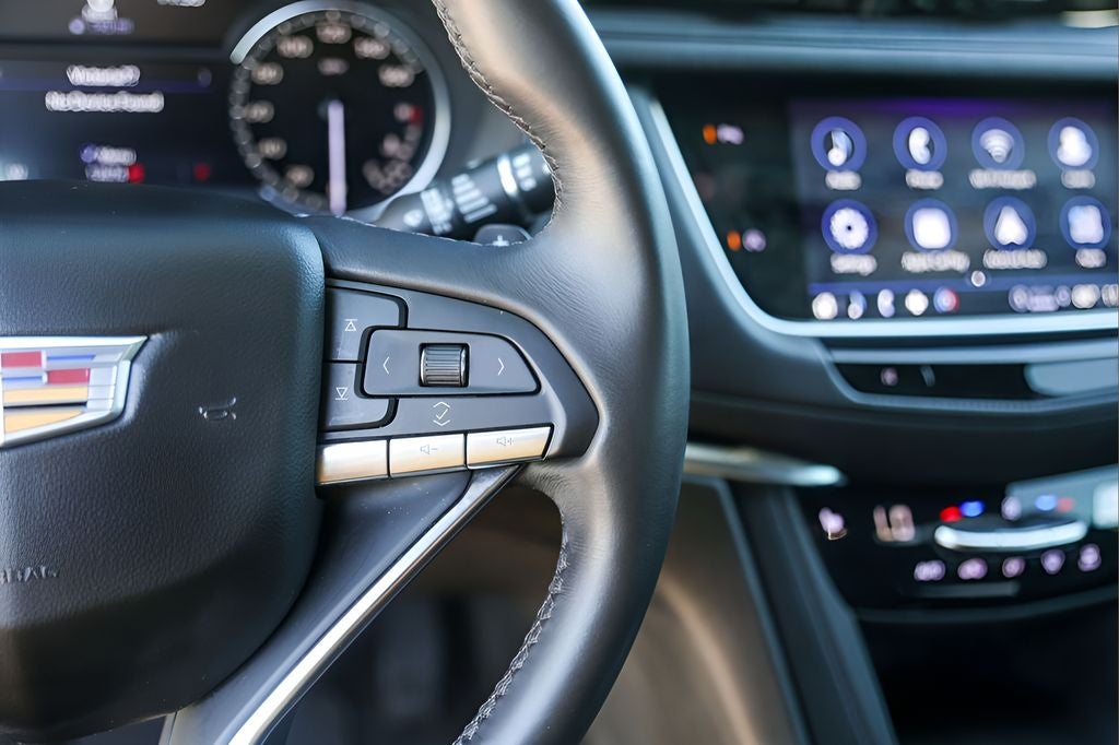 2025 Cadillac XT6 Luxury