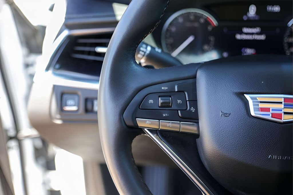 2025 Cadillac XT6 Luxury