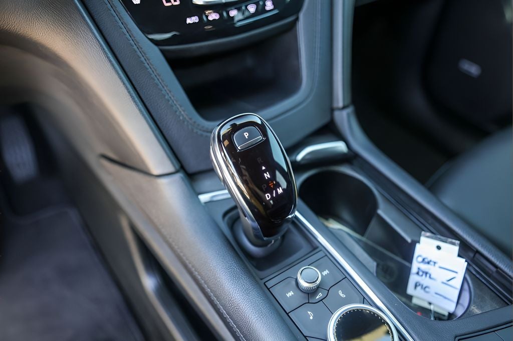 2025 Cadillac XT6 Luxury