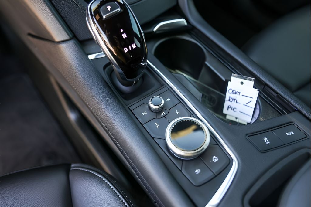 2025 Cadillac XT6 Luxury