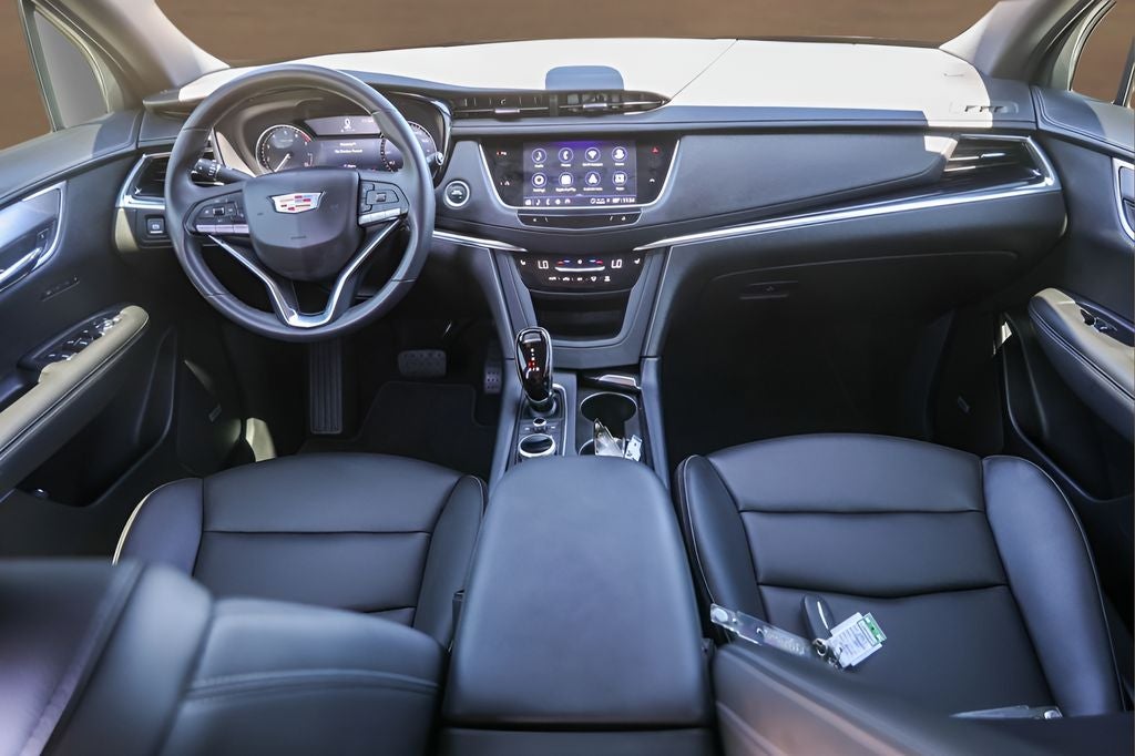 2025 Cadillac XT6 Luxury