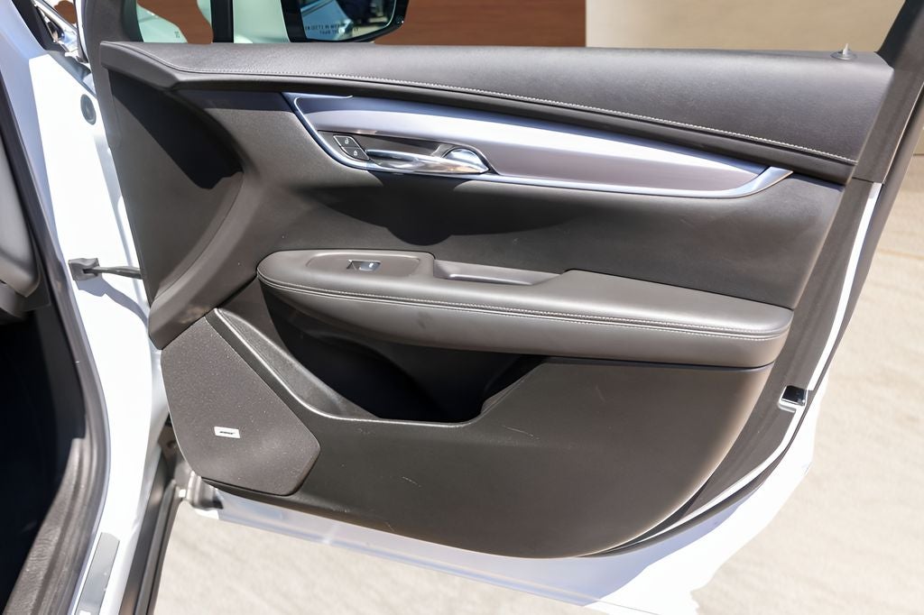 2025 Cadillac XT6 Luxury