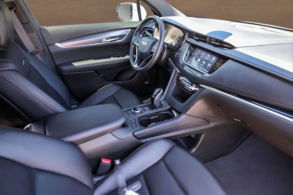 2025 Cadillac XT6 Luxury