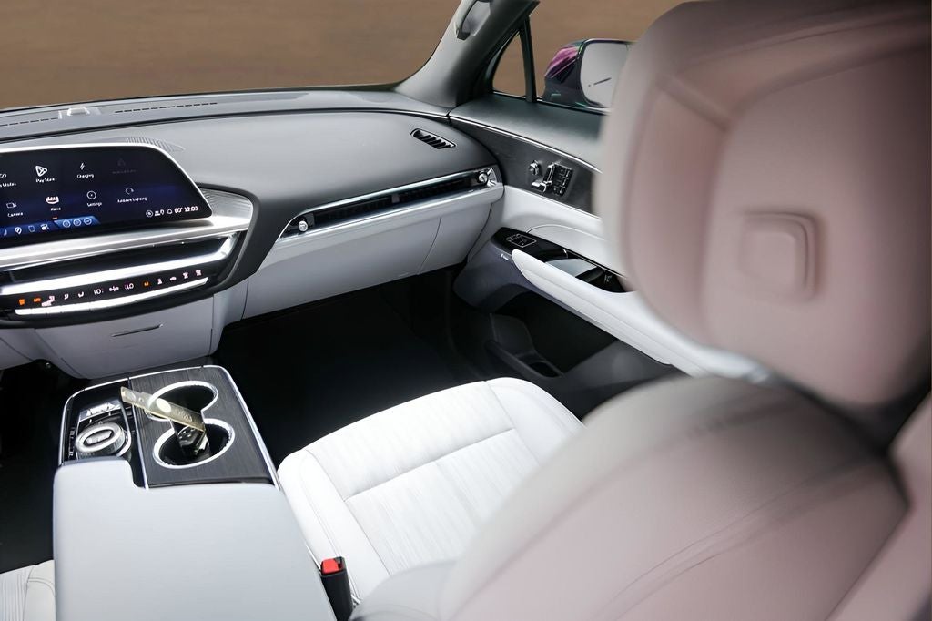 2025 Cadillac LYRIQ Luxury