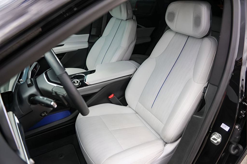 2025 Cadillac LYRIQ Luxury