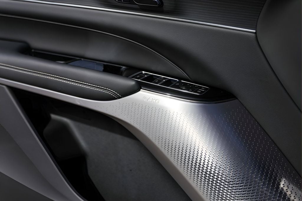 2025 Cadillac LYRIQ Luxury