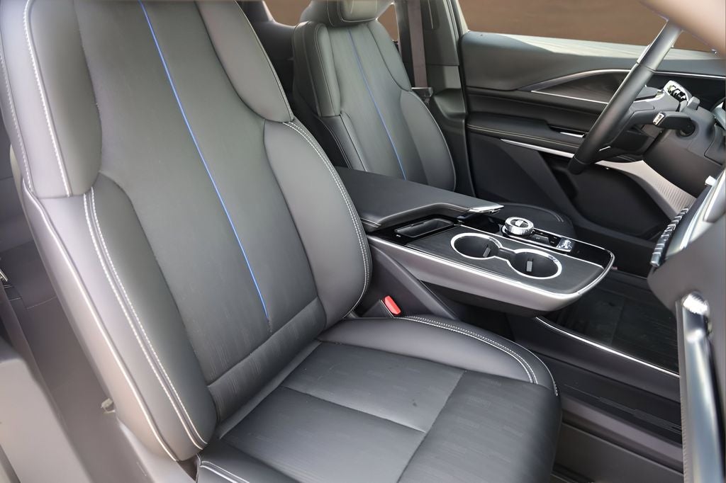 2025 Cadillac LYRIQ Luxury