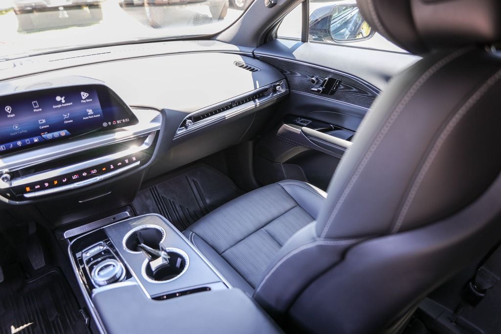 2024 Cadillac LYRIQ Sport