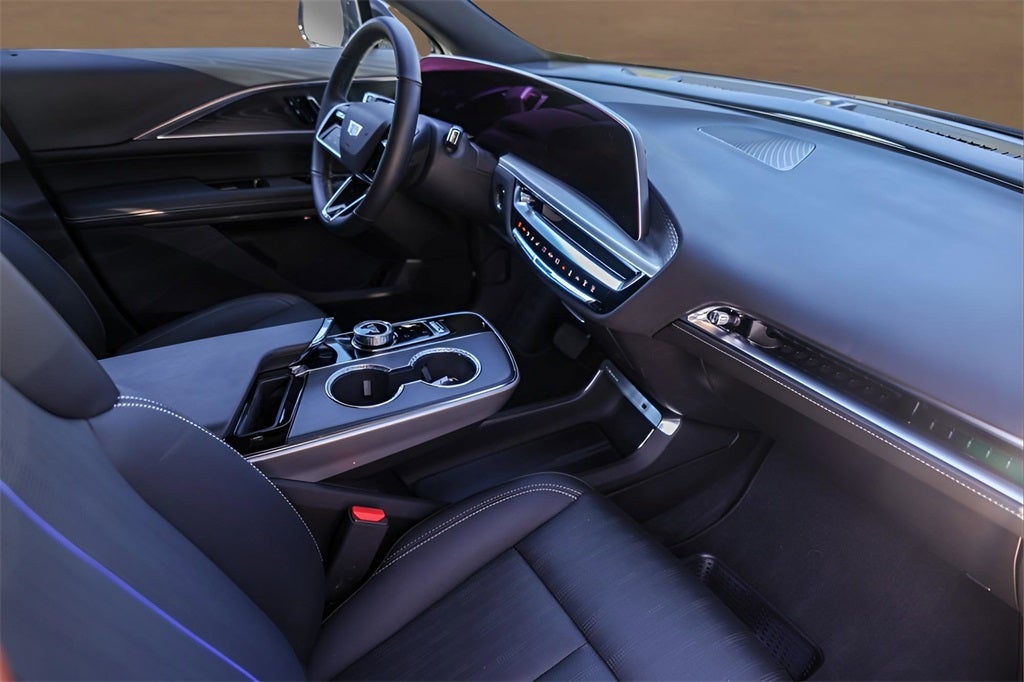 2025 Cadillac LYRIQ Sport