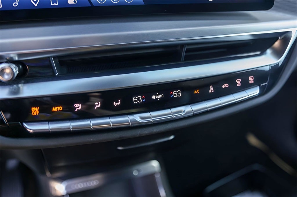 2025 Cadillac LYRIQ Sport