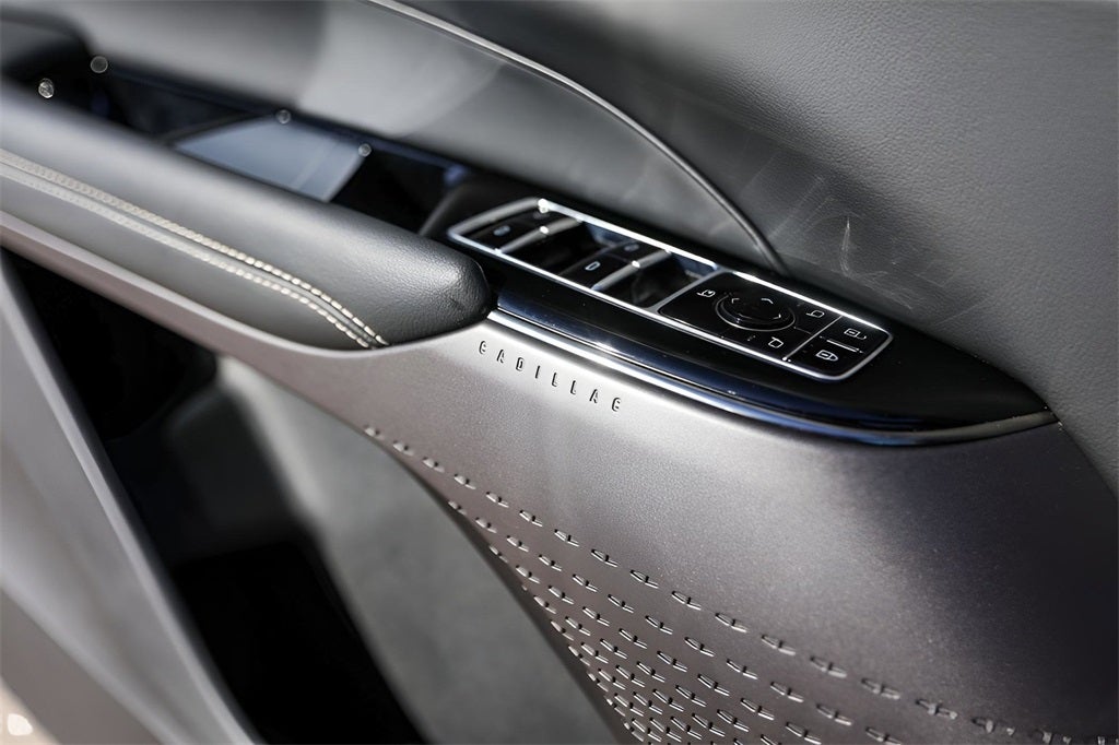 2025 Cadillac LYRIQ Sport