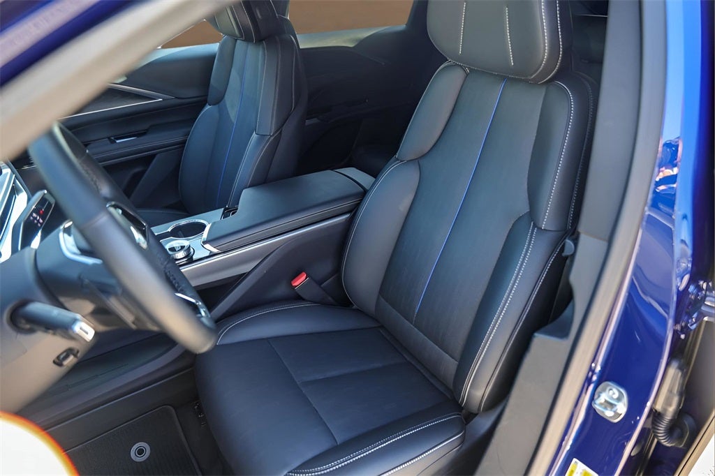 2025 Cadillac LYRIQ Sport