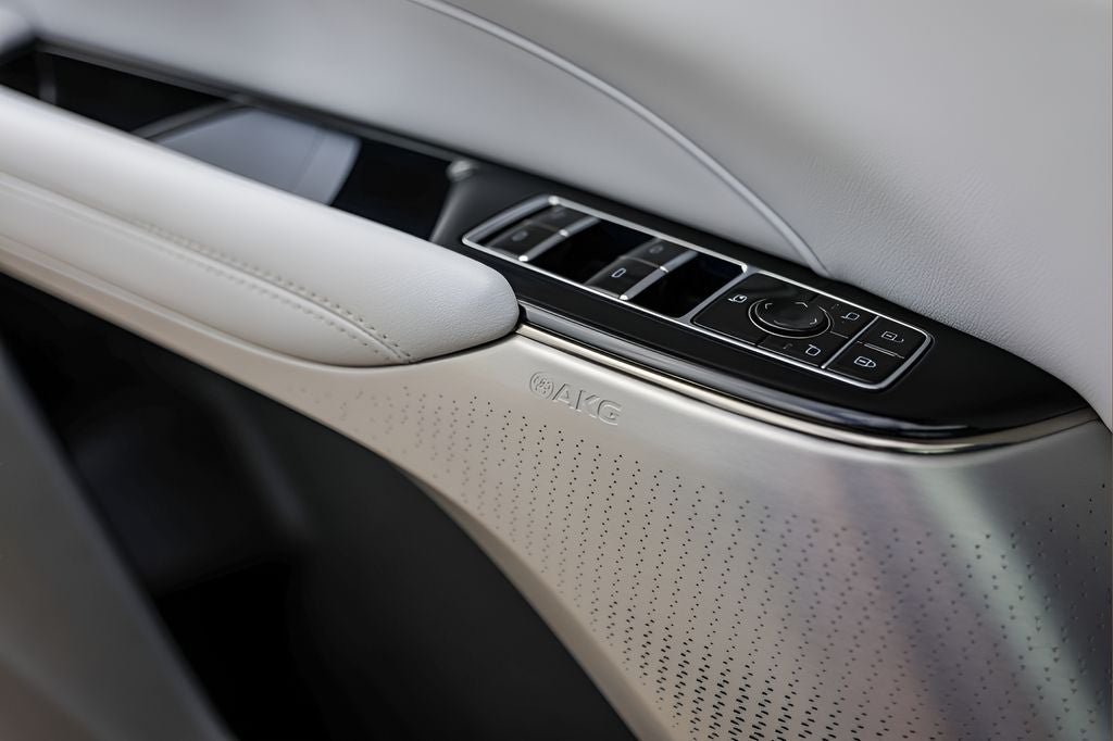 2025 Cadillac LYRIQ Sport