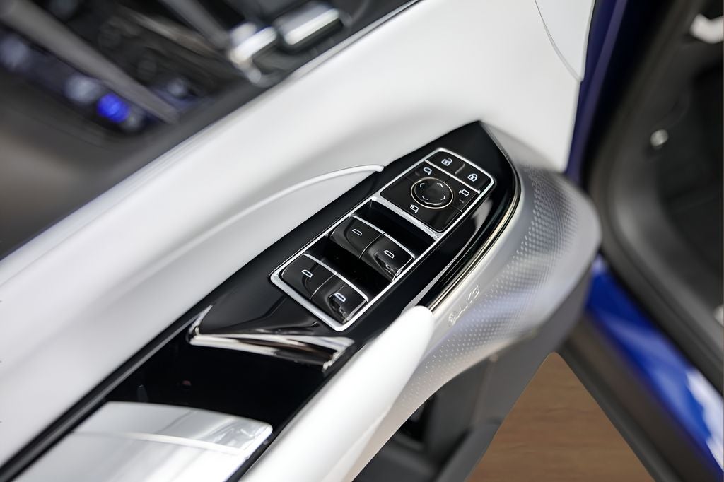 2025 Cadillac LYRIQ Sport