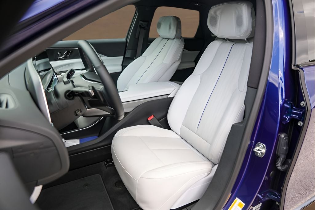 2025 Cadillac LYRIQ Sport