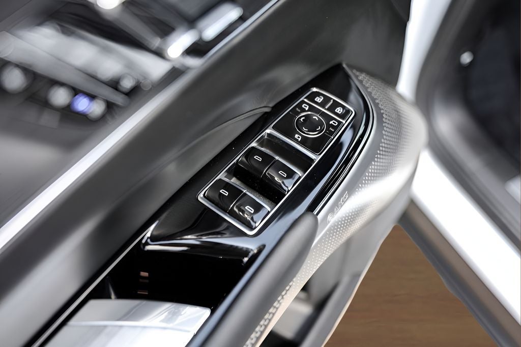 2025 Cadillac LYRIQ Sport
